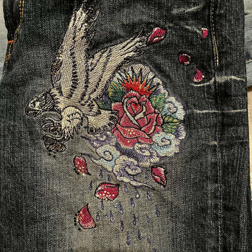 ULTRA RARE~ED HARDY~ TATTOO JEANS ~ SKINNY RAW HEM ~ MIXED MEDIA ~ DOVE~28 - Picture 8 of 16